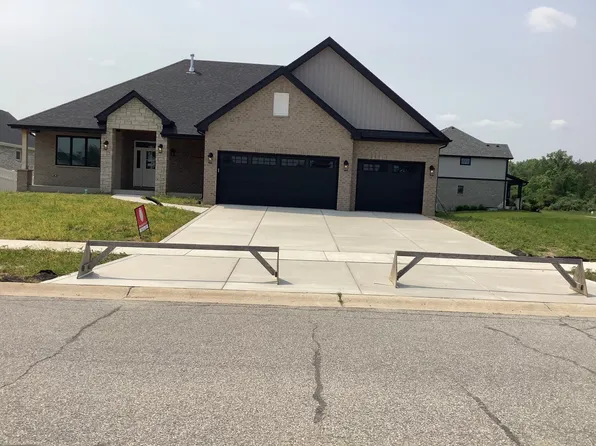 156 Trillium Dr, Dyer, IN 46311