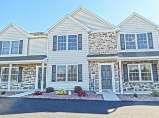 105 Cedarwood Dr, Denver, PA 17517