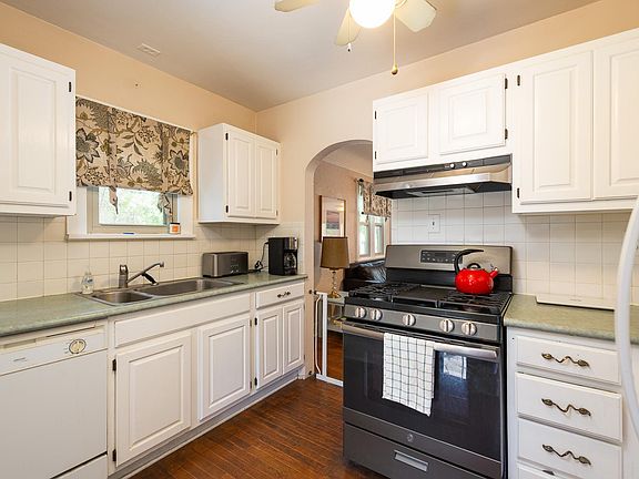 5th image of 2670 S Gaylord St
