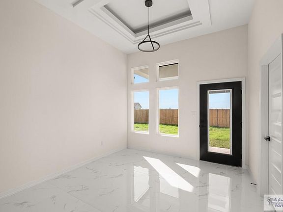 4th image of 144 Finch Dr
