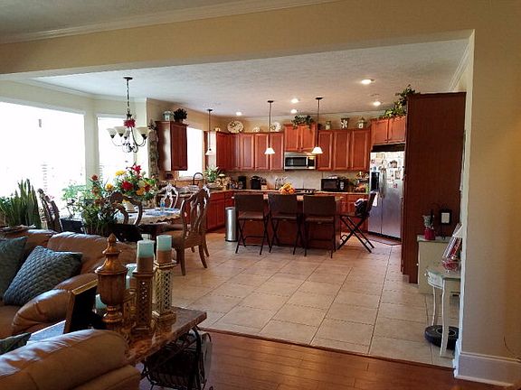 5th image of 1028 Spotswood Cir