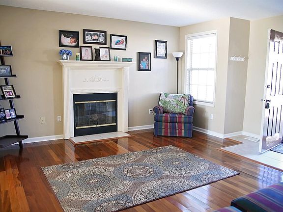 2nd image of 338 Wisteria Ct