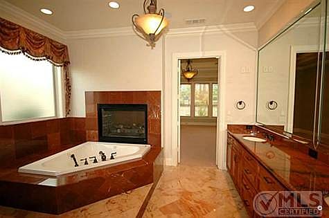 5th image of 4939 Normandy Dr