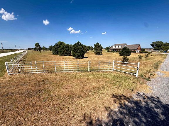 3rd image of 2511 S Garland Rd