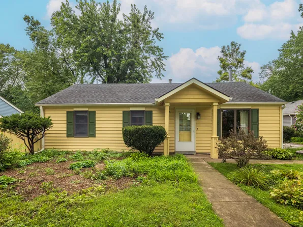 8316 Rutledge St, Merrillville, IN 46410