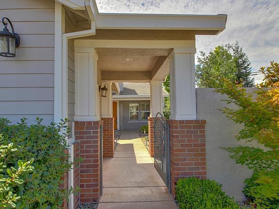 2nd image of 3018 Orchard Park Way