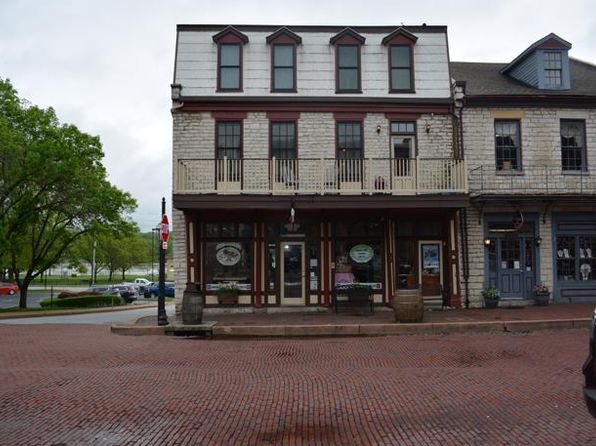 300 S Main St #1, Saint Charles, MO 63301 – studio rental in Saint Charles
