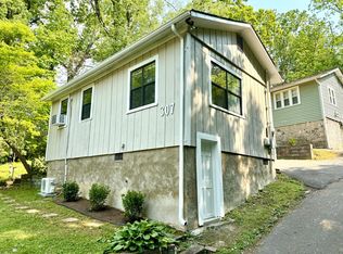 307 W Crest Rd, Rossville, GA 30741