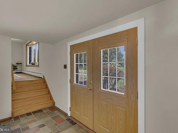 5th image of 1266 Old Jordan Rd