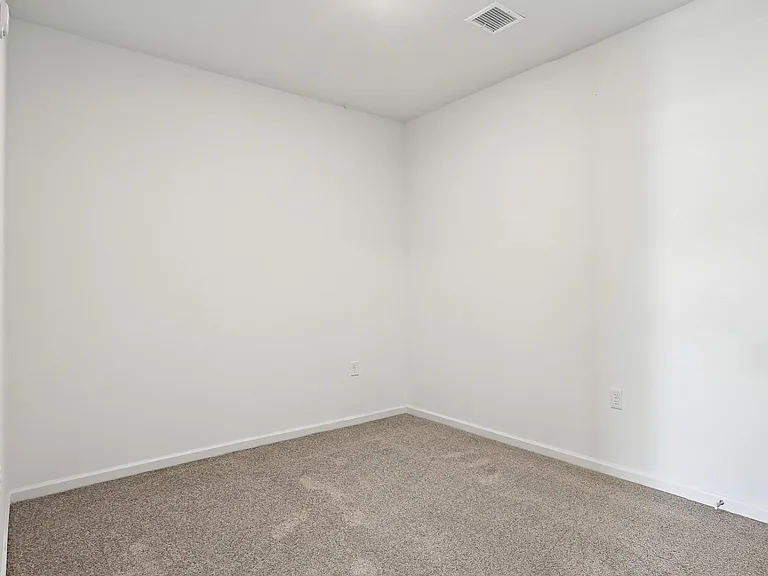 Park West Apartments — Photo 39