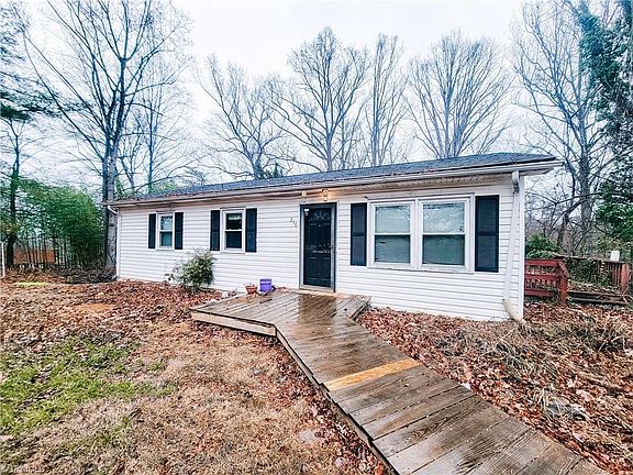 2nd image of 210 Woodcreek Dr