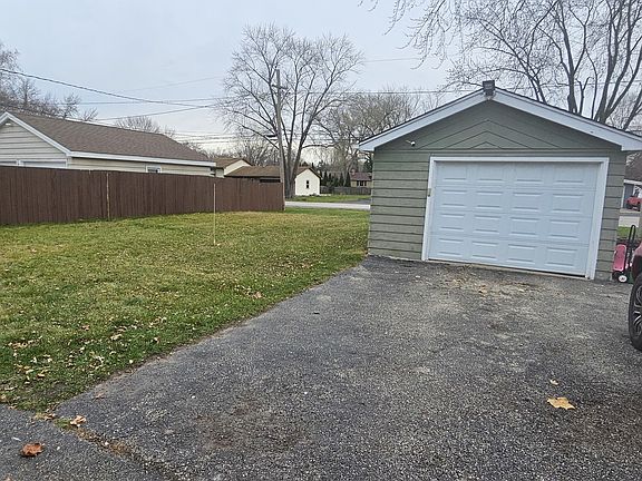 4th image of 523 Westgate Dr