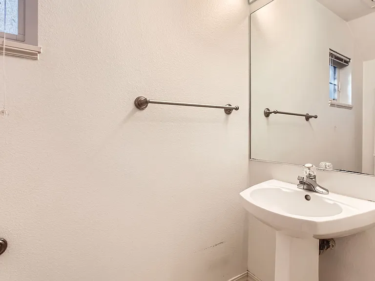 9603 NW Miller Hill Dr — Photo 10