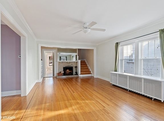 3rd image of 936 Lilac Ln