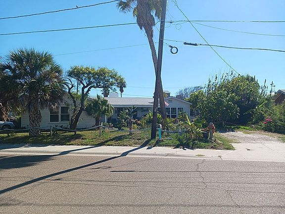 4th image of 736 E Cotter Ave