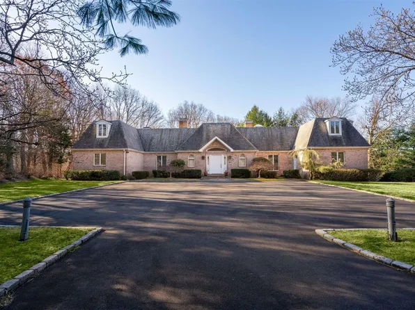 6 Ursuline Court, Oyster Bay Cove, NY 11771