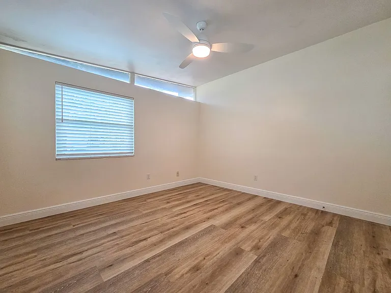 3702 NW 22nd Pl — Photo 15