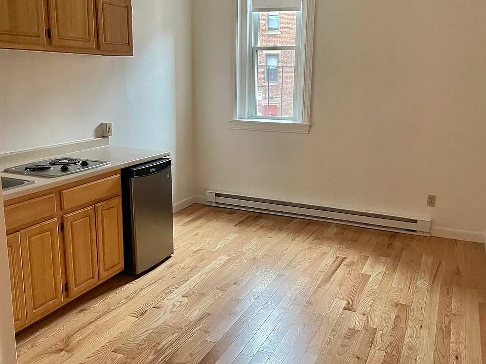 854 Beacon St #3