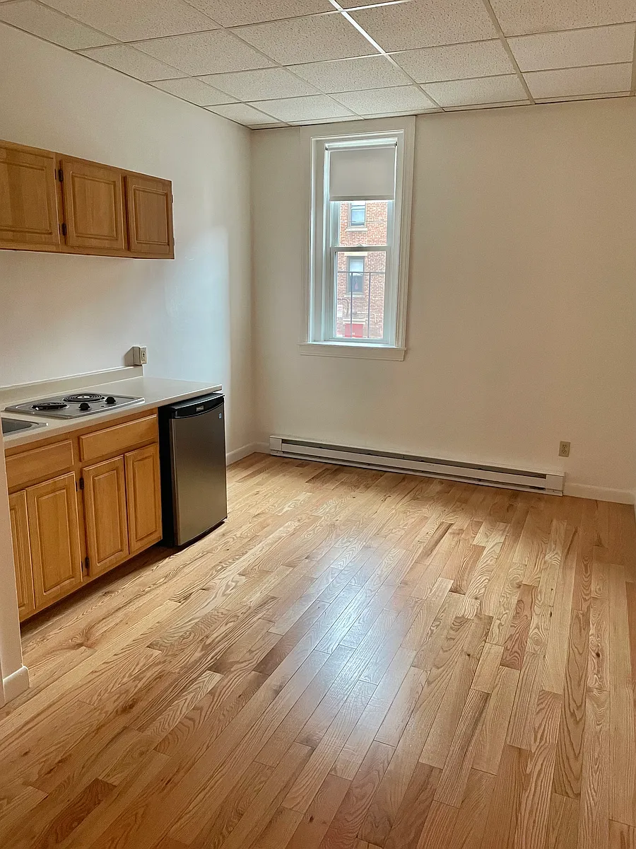 Building Photo - 848 Beacon St #3
