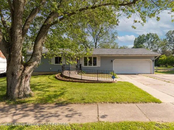 1415 Pierce Rd, Lansing, MI 48910