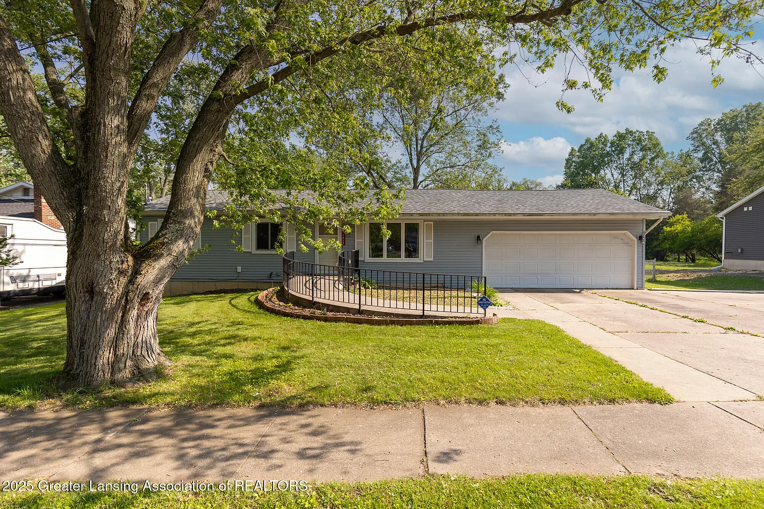 1415 Pierce Rd photo 1
