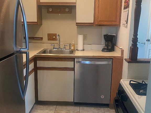 5th image of 201 Evergreen St #7-2D