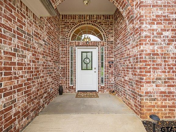 4th image of 305 Bridgers Hill Rd