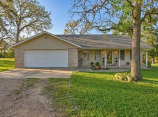 319 Shady Acres Ln, Brenham, TX 77833
