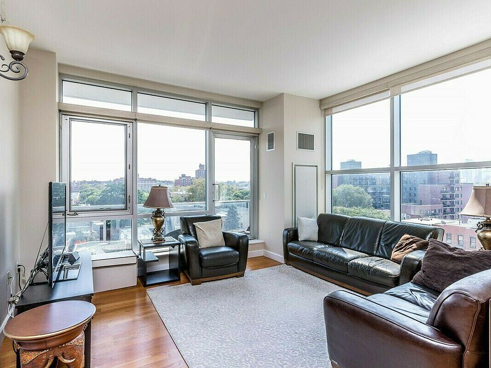 1st image of 1124 31st Ave APT 6E