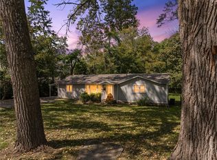 607 SW 8th St, Blue Springs, MO 64015