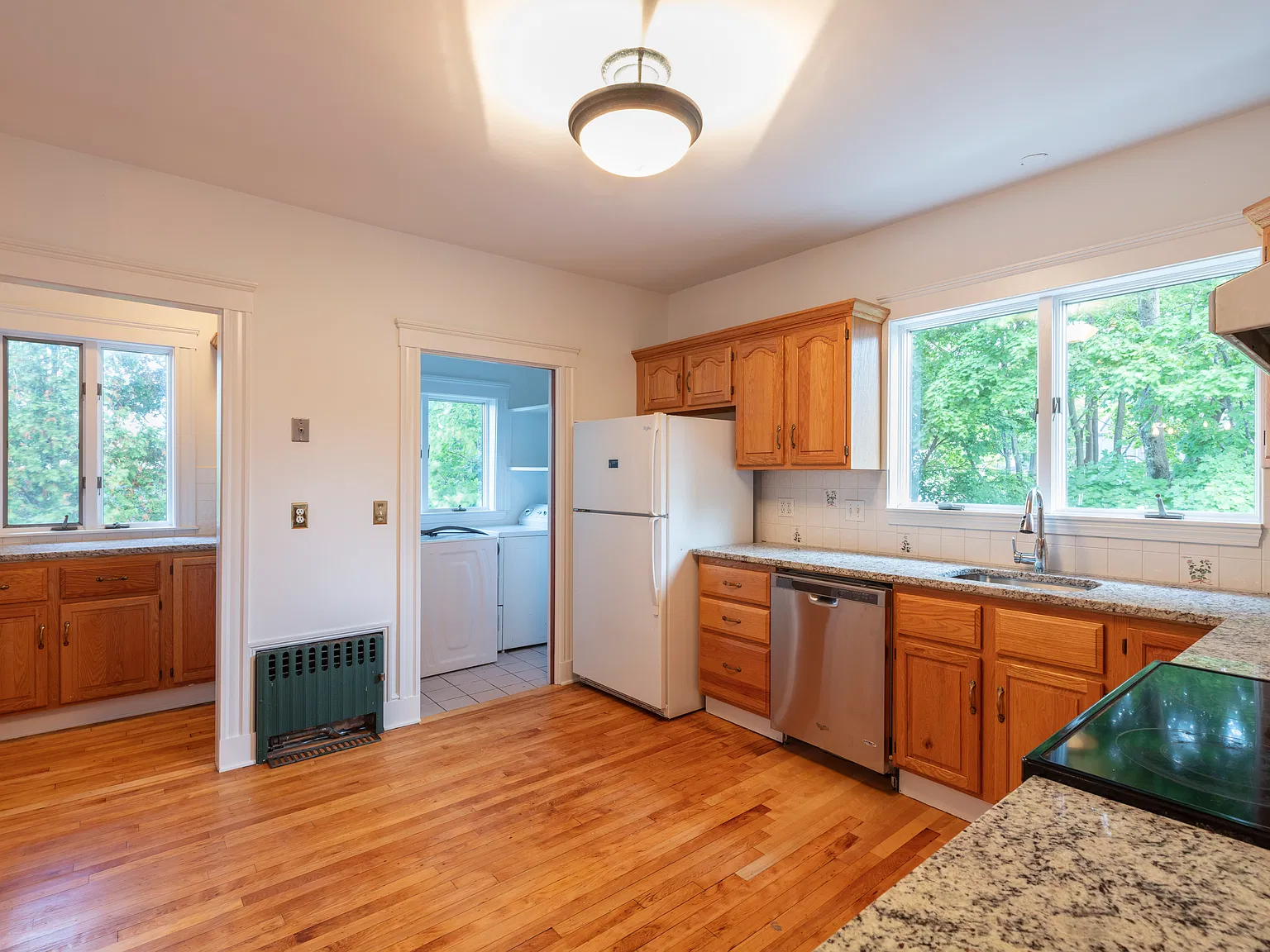 2 bed, 1.5 bath, 1500 sqft, $3,300 — Photo 3