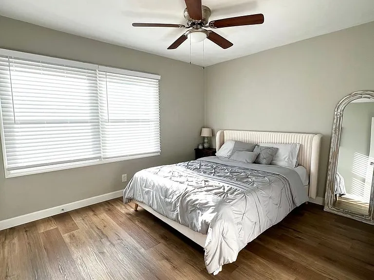 908 Serf Ct — Photo 22