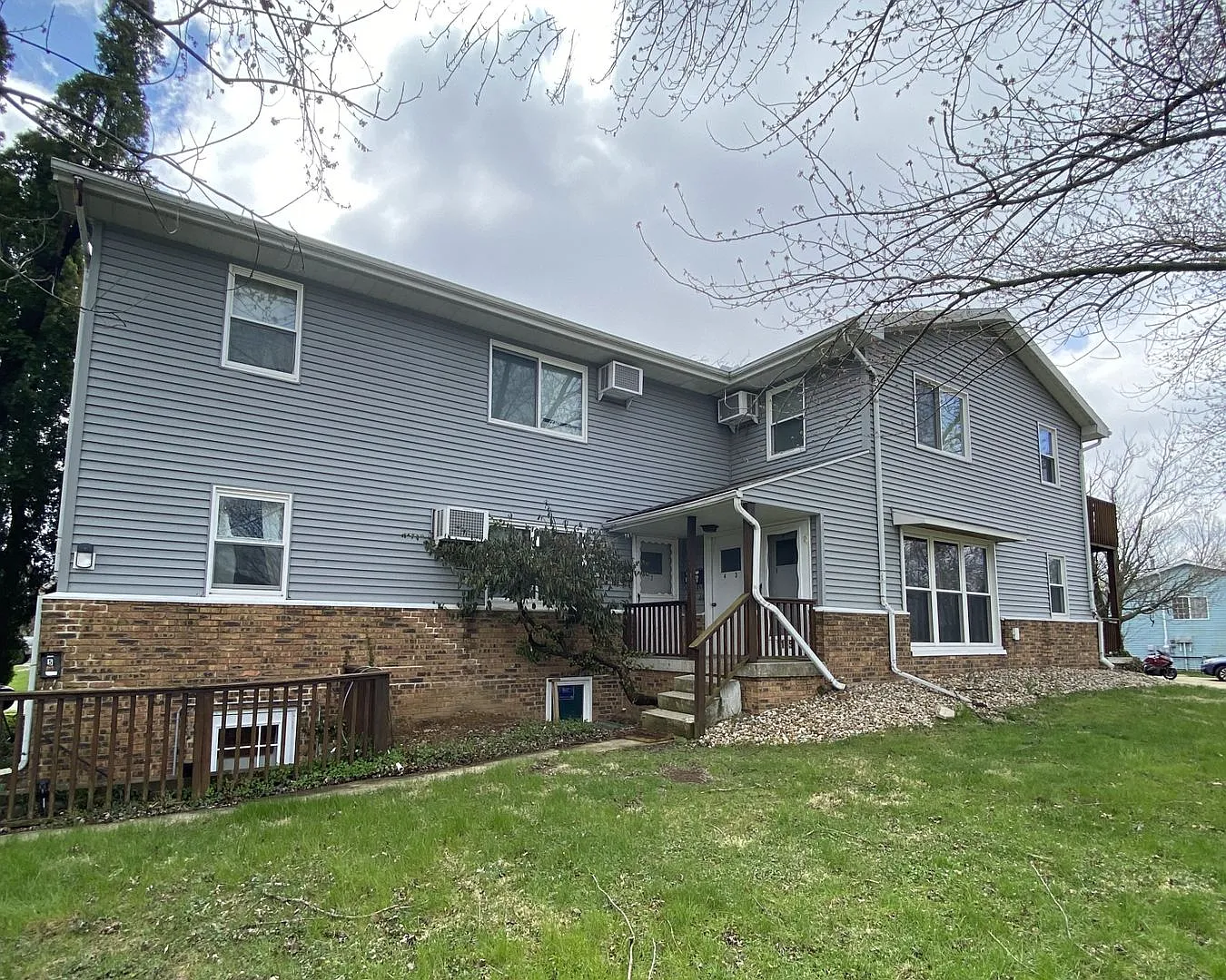 1115 Kern — Photo 1