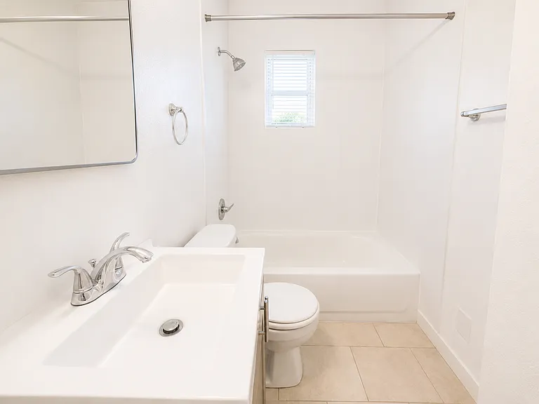 2531 E Brill St — Photo 7