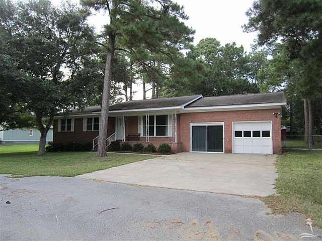 1st image of 100 Herring Dr