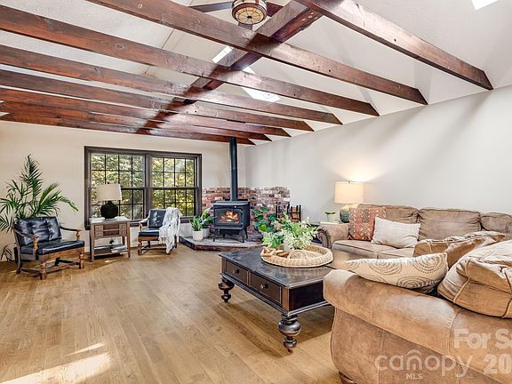 5th image of 203 Davis Mountain Rd