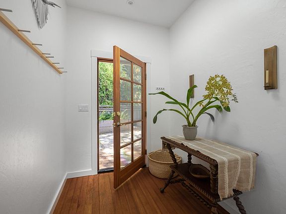 4th image of 135 Tamalpais Road