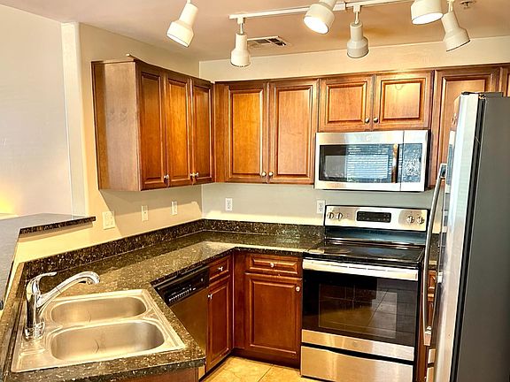 2nd image of 1920 E Bell Rd Unit 1043
