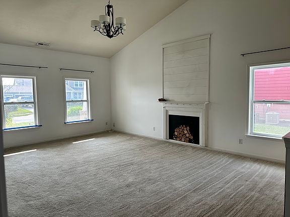 3rd image of 1106 Vicksburg Dr S