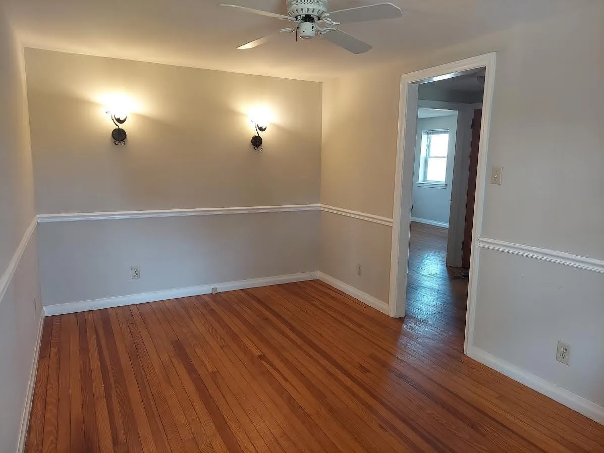 2 bed, 1.5 bath, 1270 sqft, $2,150 — Photo 2