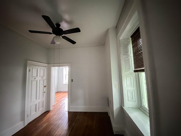 Middle room showing entry into front bedroom