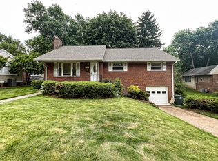 4306 31st St N, Arlington, VA 22207