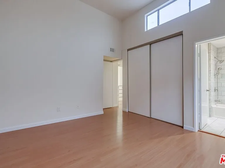 1077 W Kensington Rd #3 — Photo 45