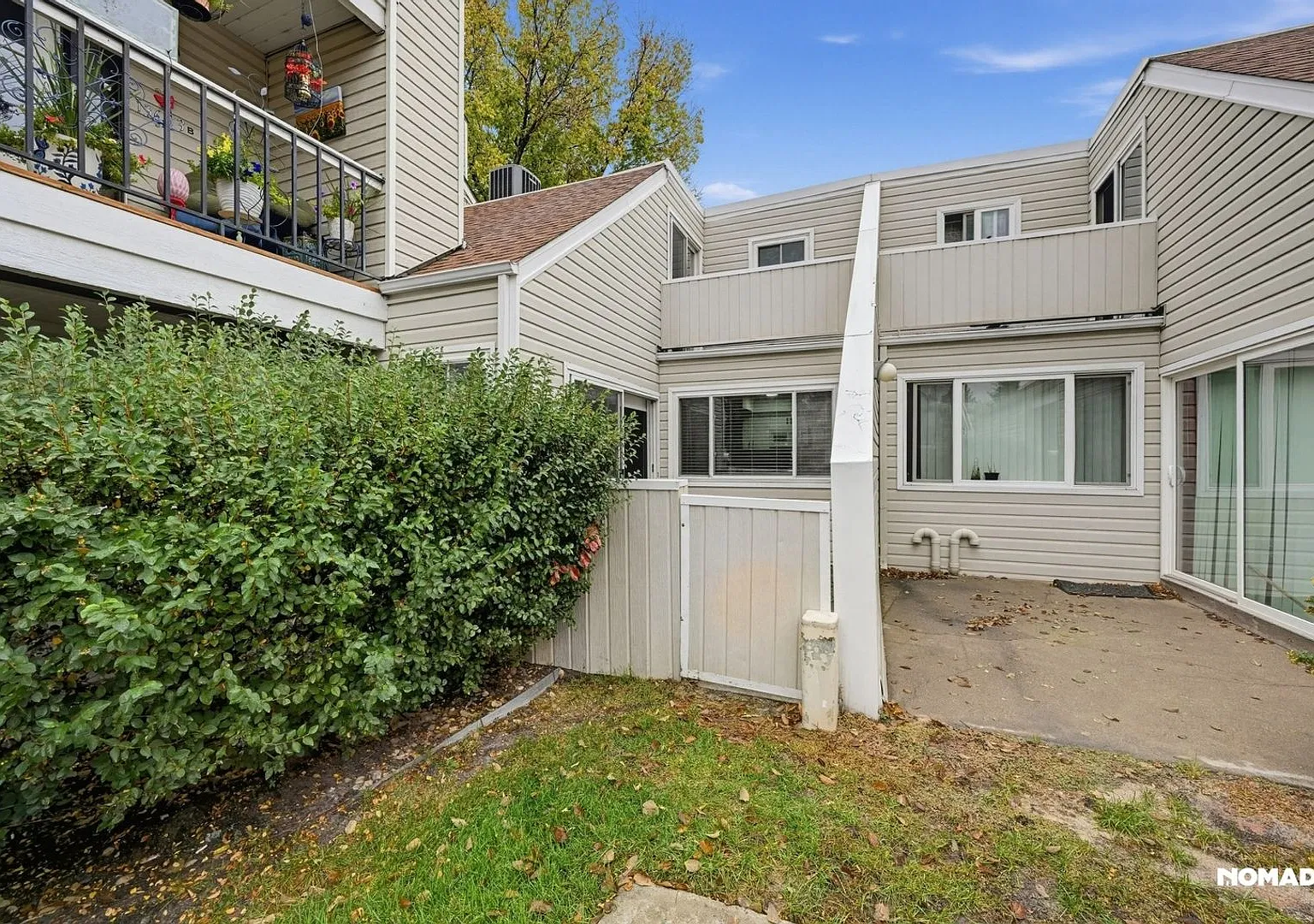 Charming 1BR Condo in Aurora — Photo 3