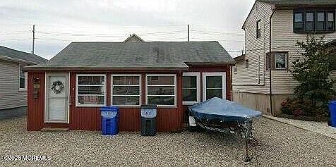 1st image of 213 Harding Avenue