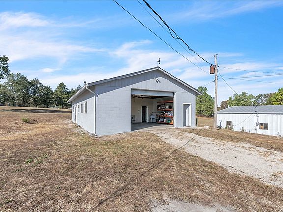 4th image of 17831 Private Road 2261