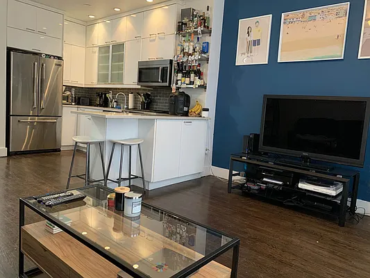 Rented by Compass | media 28