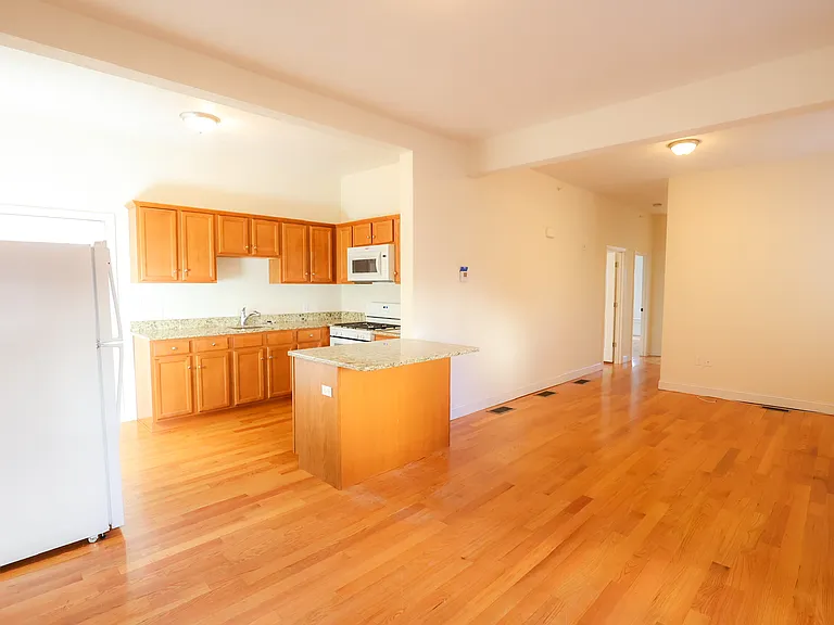 29-33 Highland Ave #3 — Photo 11