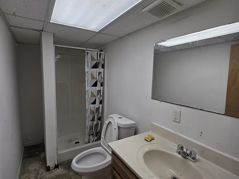 21227 Panama St — Photo 27