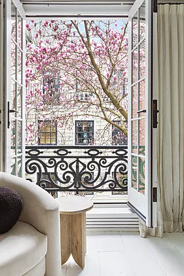 Sold by Compass | media 3
